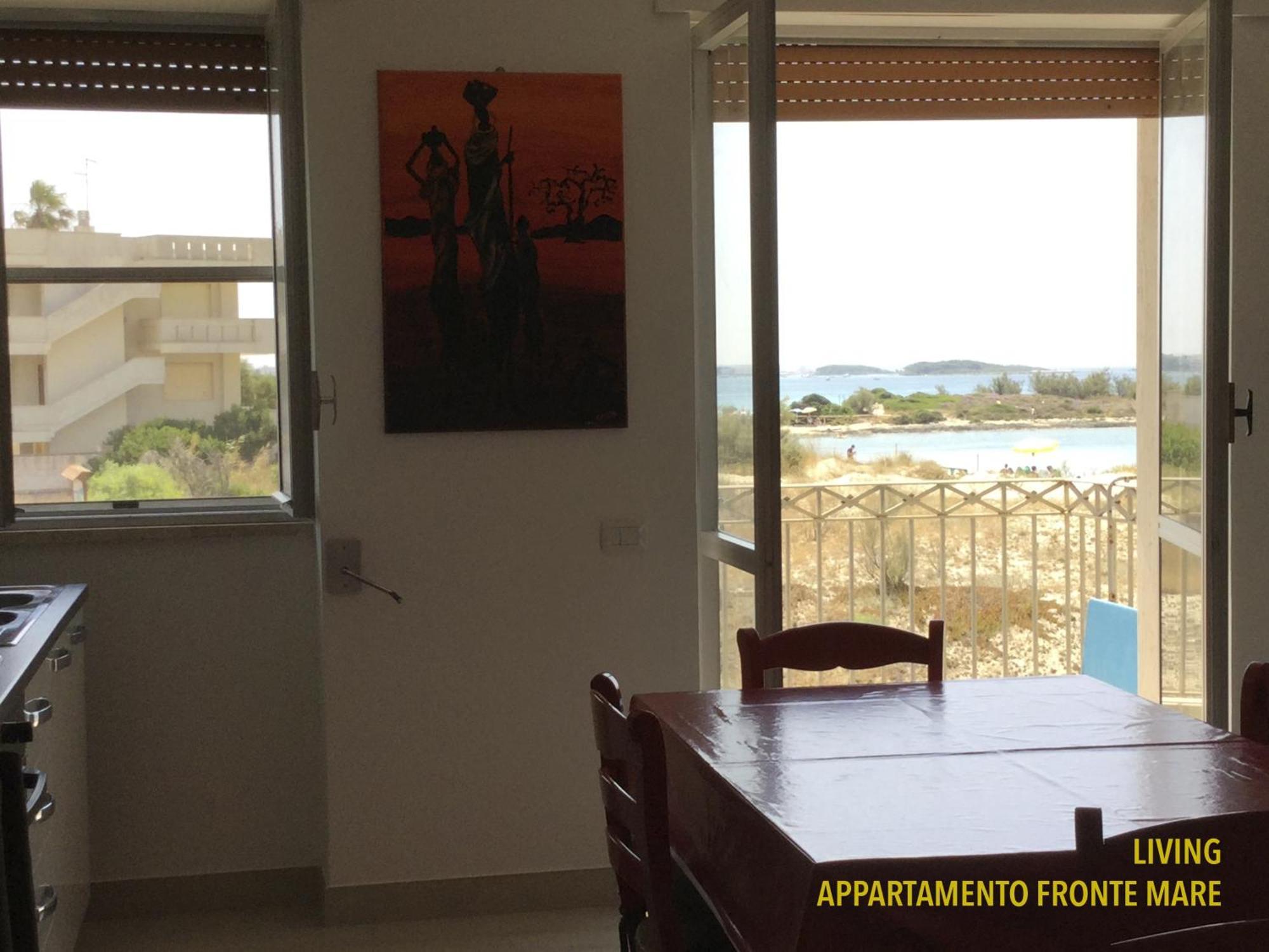 ポルト・チェザーレオ Bilocali Approdo "Fronte Mare" E "Lato Strada"ヴィラ エクステリア 写真